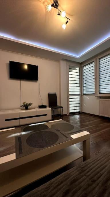 Lubmarex 1 Srebrna 6 * Varšava